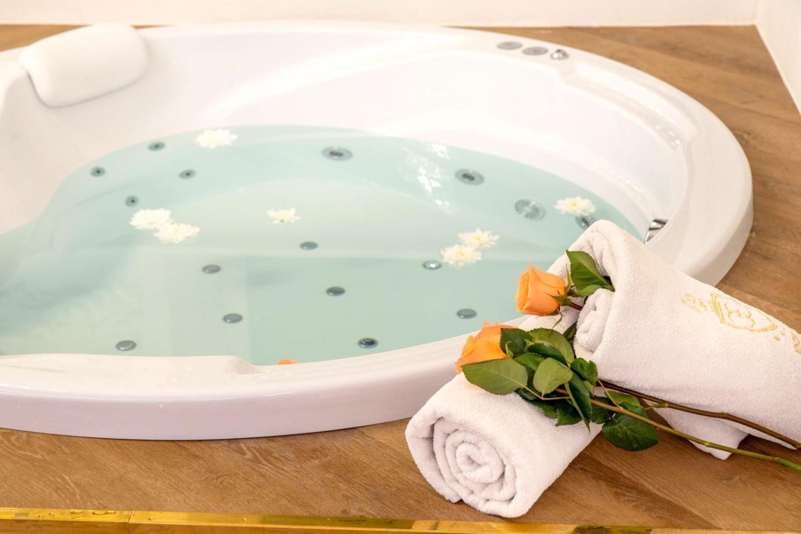 Jacuzzi Royal Suite Budapest Ngoại thất bức ảnh