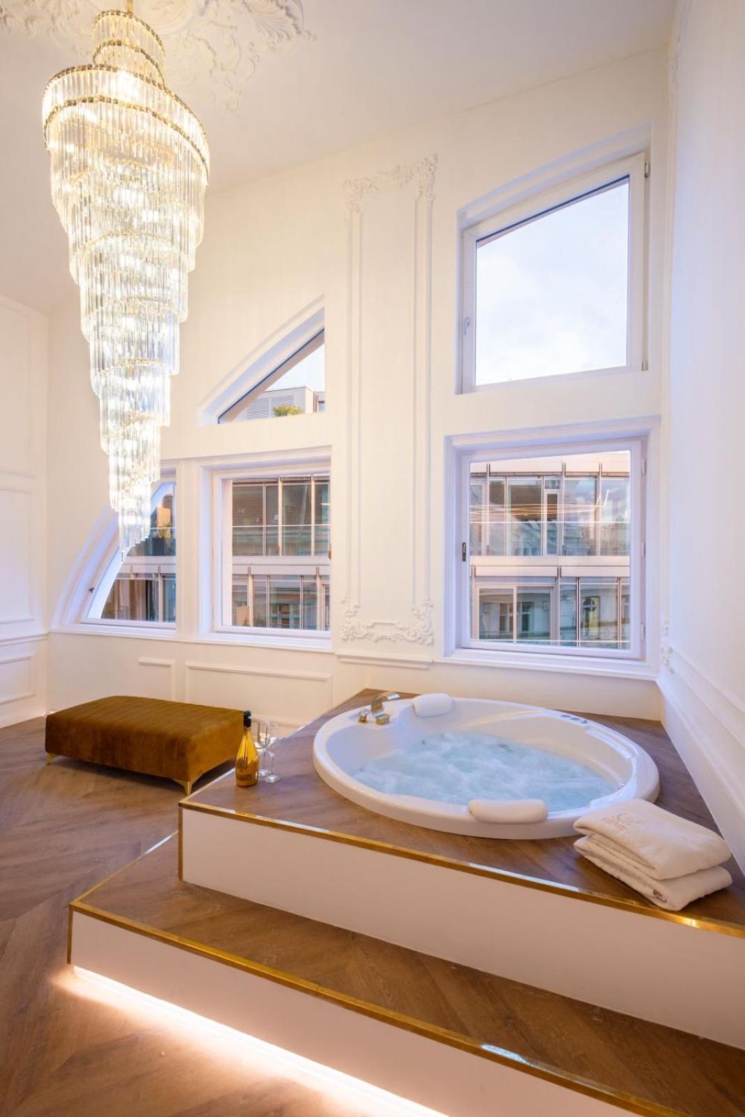 Jacuzzi Royal Suite Budapest Ngoại thất bức ảnh